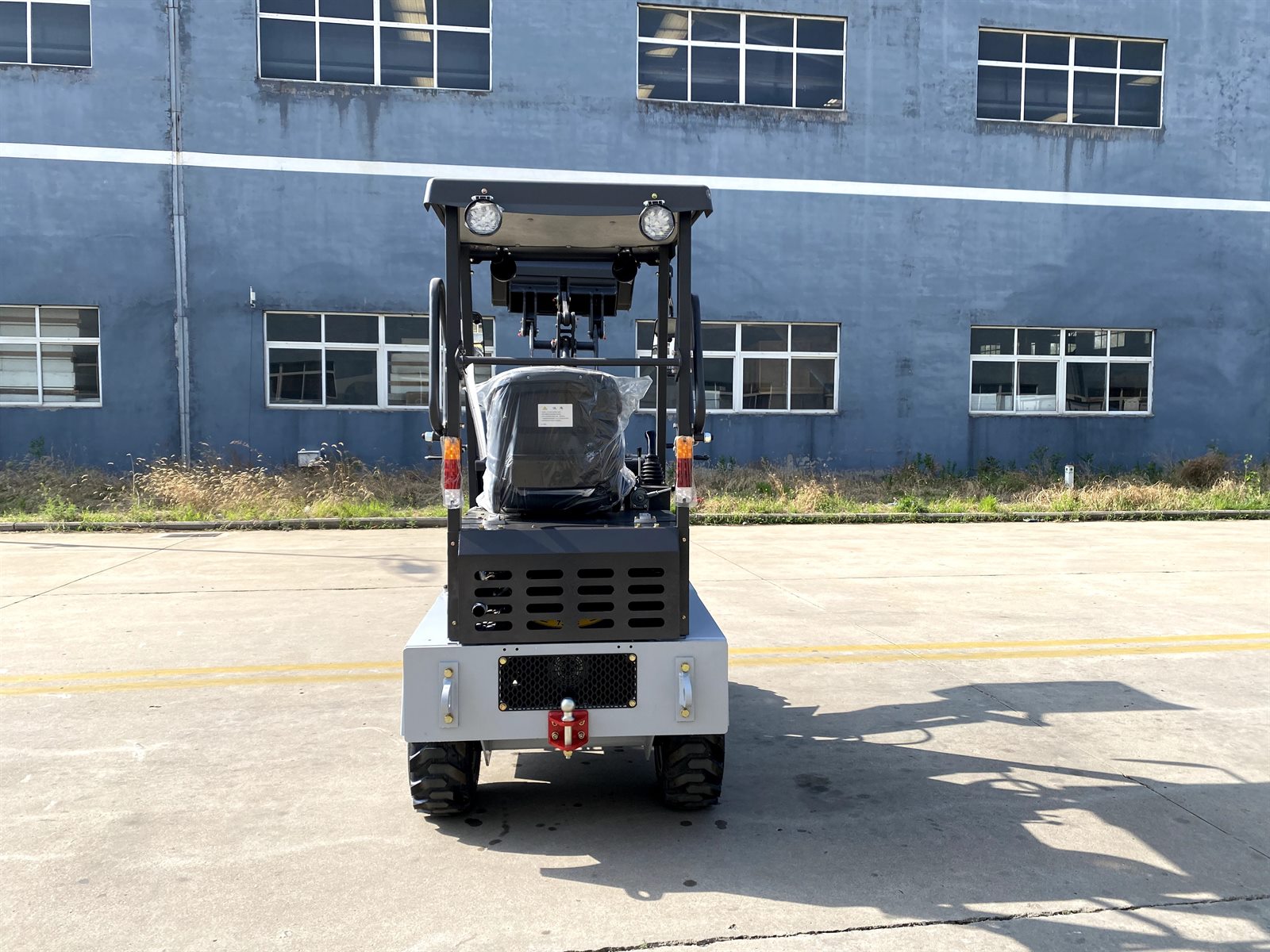 H160 Compact Wheel Loader real machine view 6