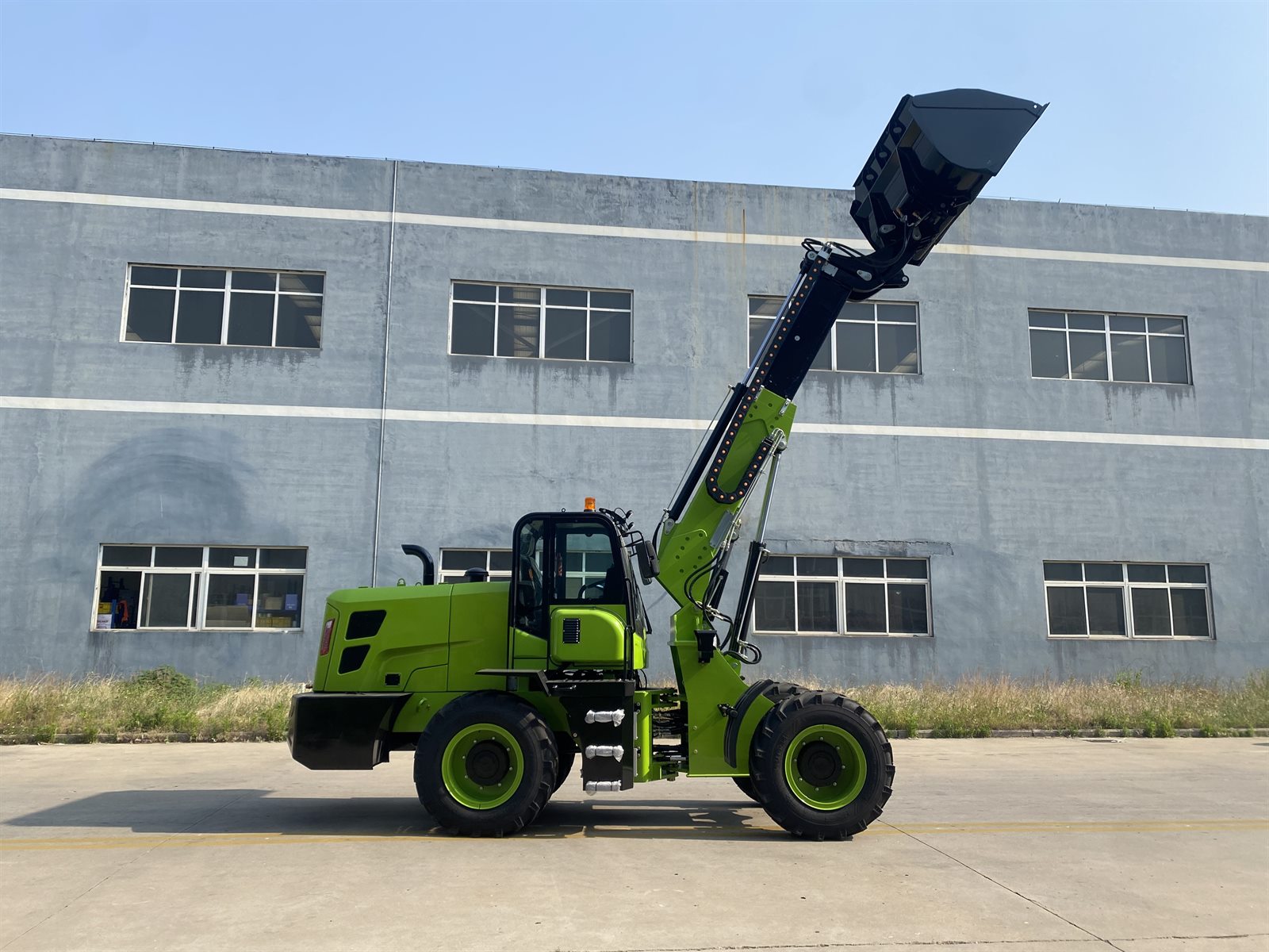 TL3000 Telescopic Wheel Loader real machine view 1