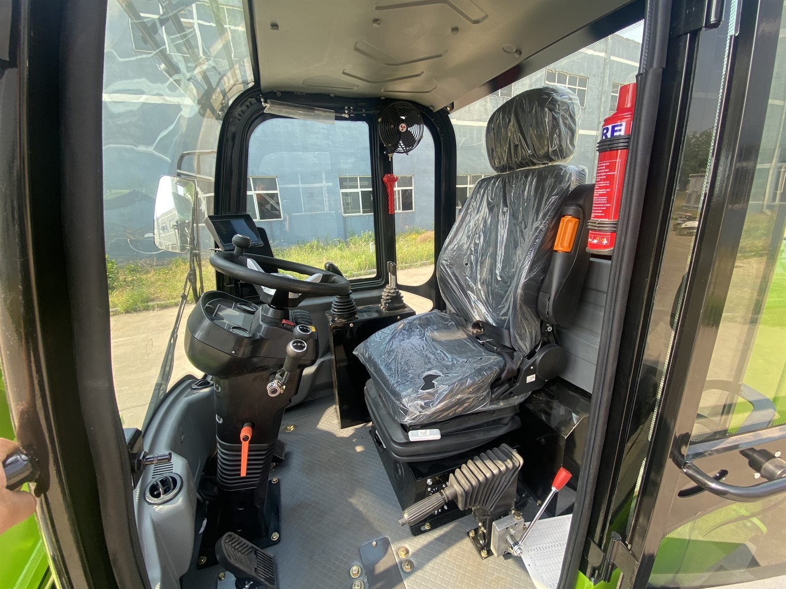 TL3000 Telescopic Wheel Loader real machine view 4