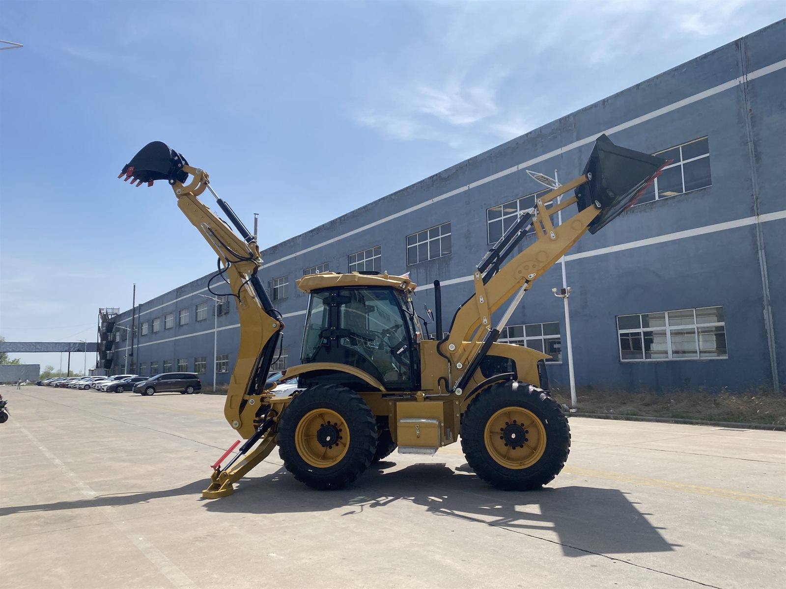 TLS4CX Backhoe Loader real machine view 3