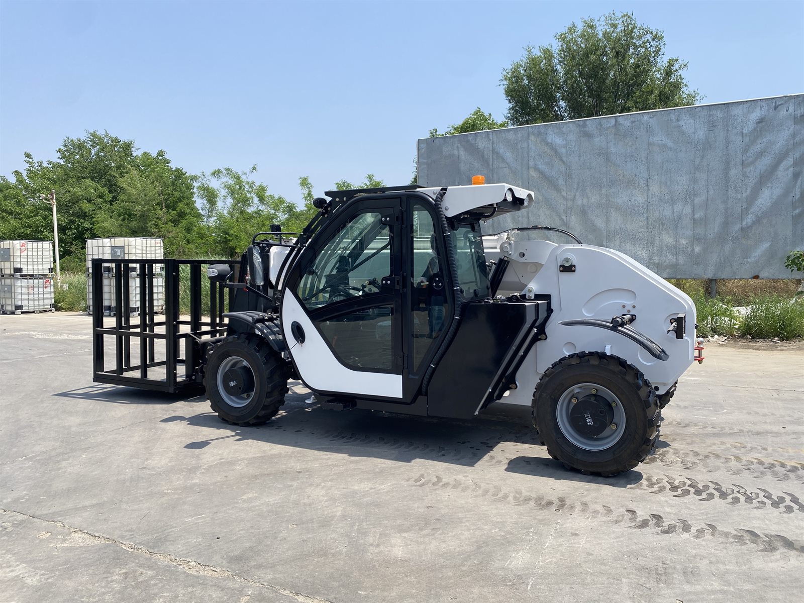 TR625 Telehandler real machine view 3