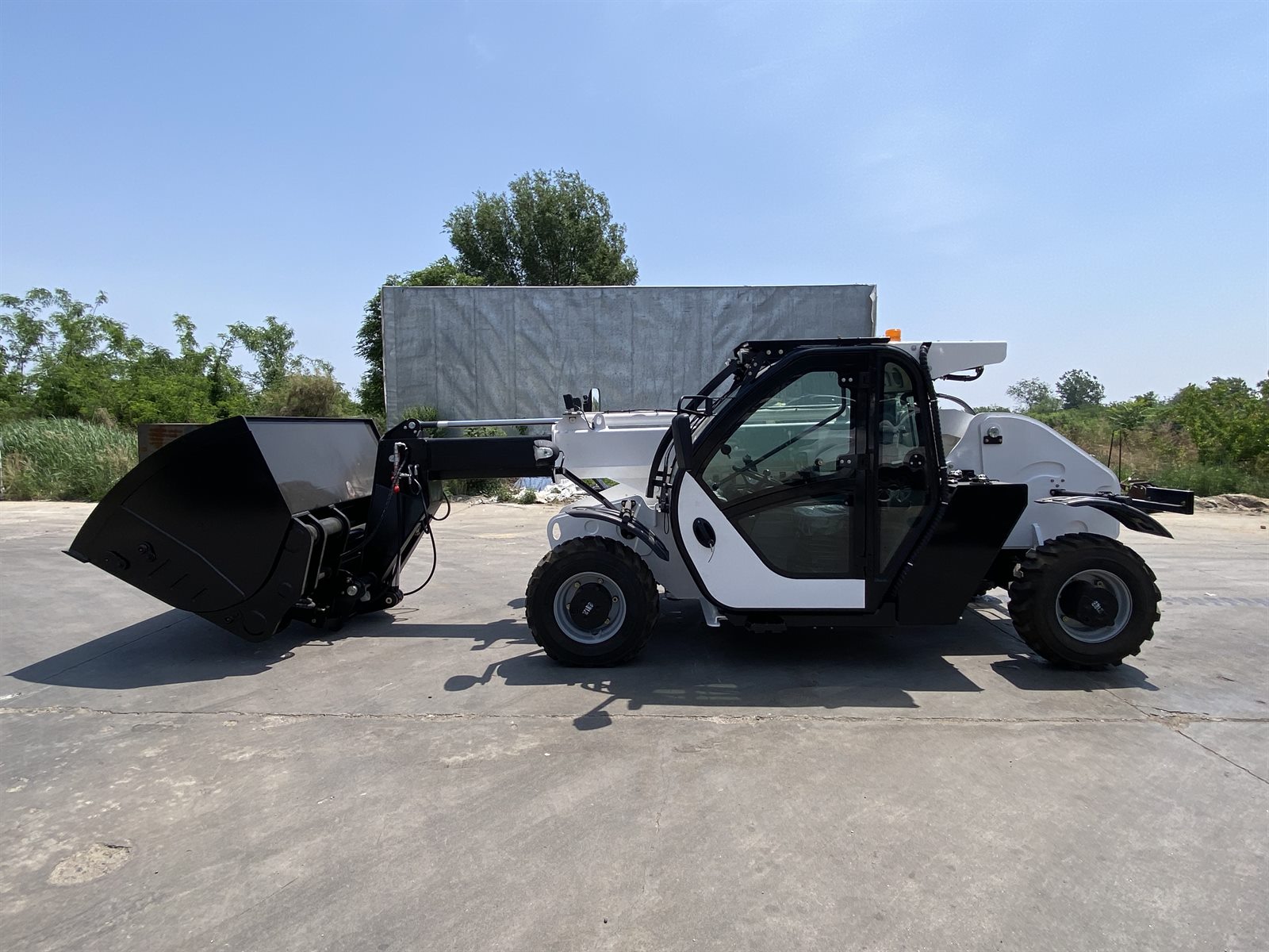 TR625 Telehandler real machine view 5