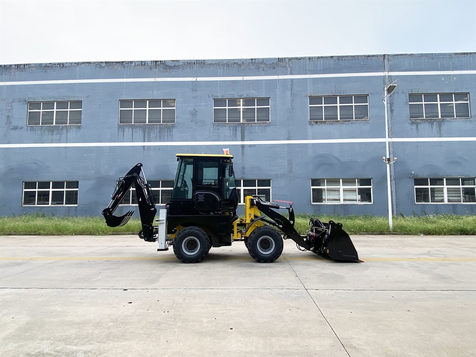 WZ25-18 Backhoe Loader real machine view 3